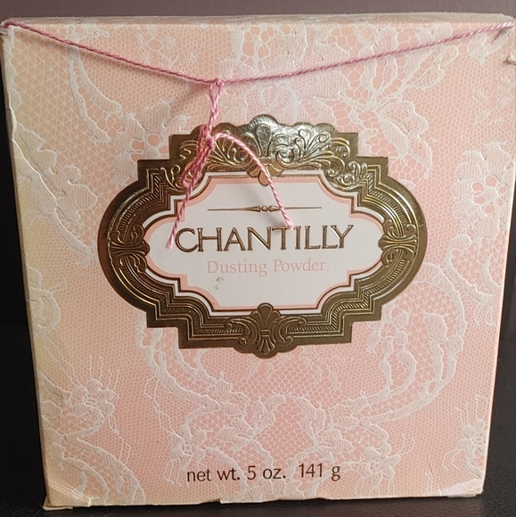 Chantilly Dusting Powder - Picture 2 of 3